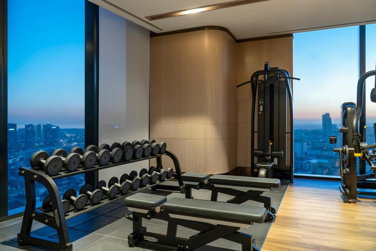 Address Istanbul Istambul Exterior foto The gym at the Ritz-Carlton, Osaka