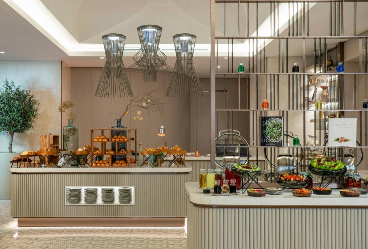 Address Istanbul Istambul Exterior foto The buffet at the hotel